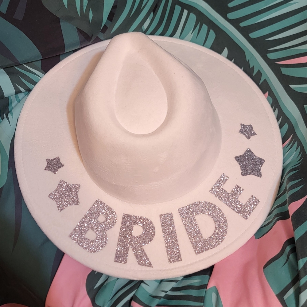 Bridal Goodies, Hat. Flashing Ring And Headband Veil